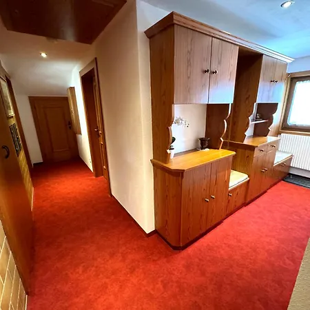 Haus Troger 公寓